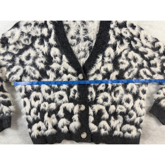 Threaded Leaf Fuzzy Leopard Print L Button-Down Cardigan Sweater Animal Eyelash - Picture 7 of 8